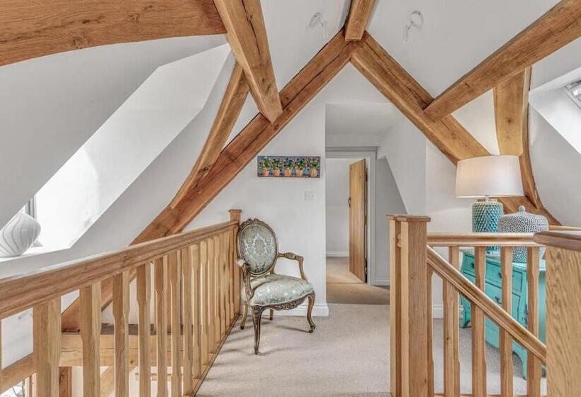 Общежитие Hiron S Piece   Hot Tub Packages Available