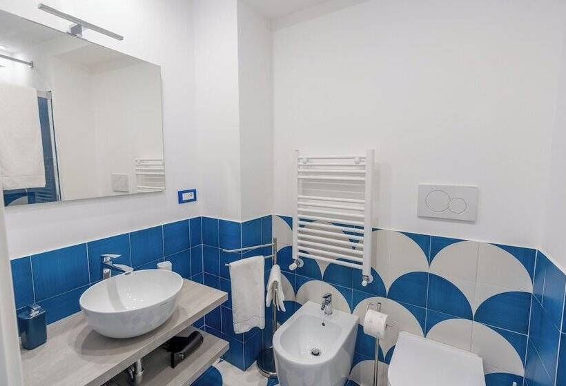 تختخواب و صبحانه Elite Luxury Suites