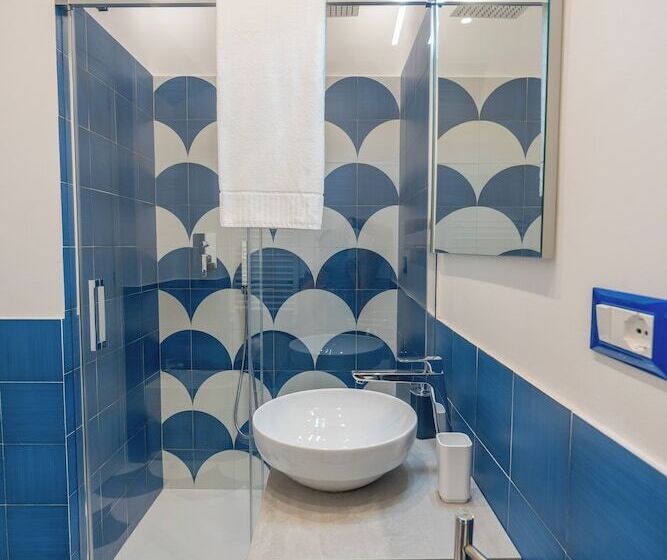 تختخواب و صبحانه Elite Luxury Suites