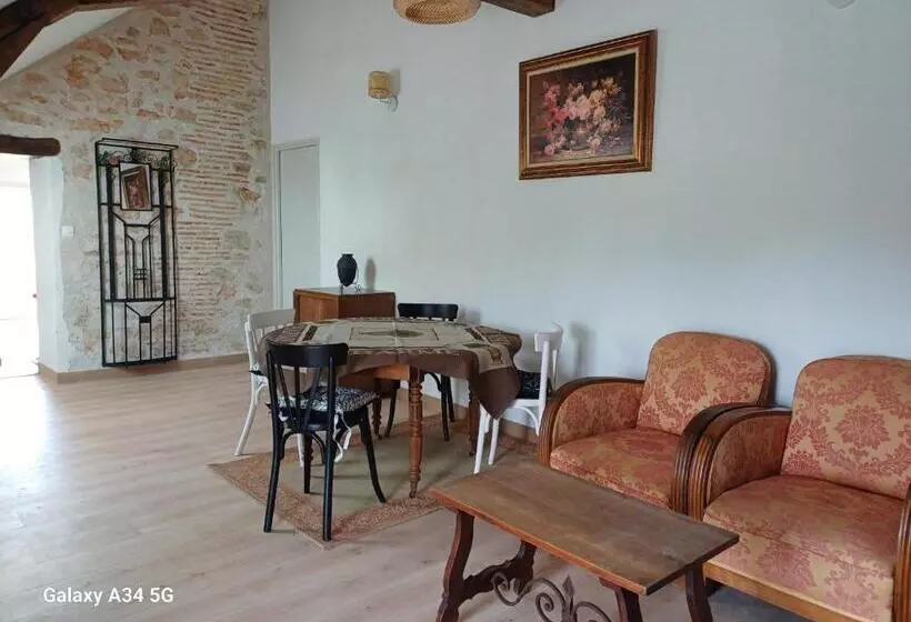 Aamiaismajoitus (B&B) Les Chaumes Violettes