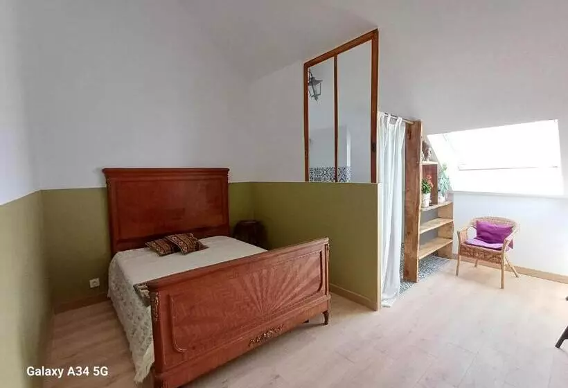 Aamiaismajoitus (B&B) Les Chaumes Violettes