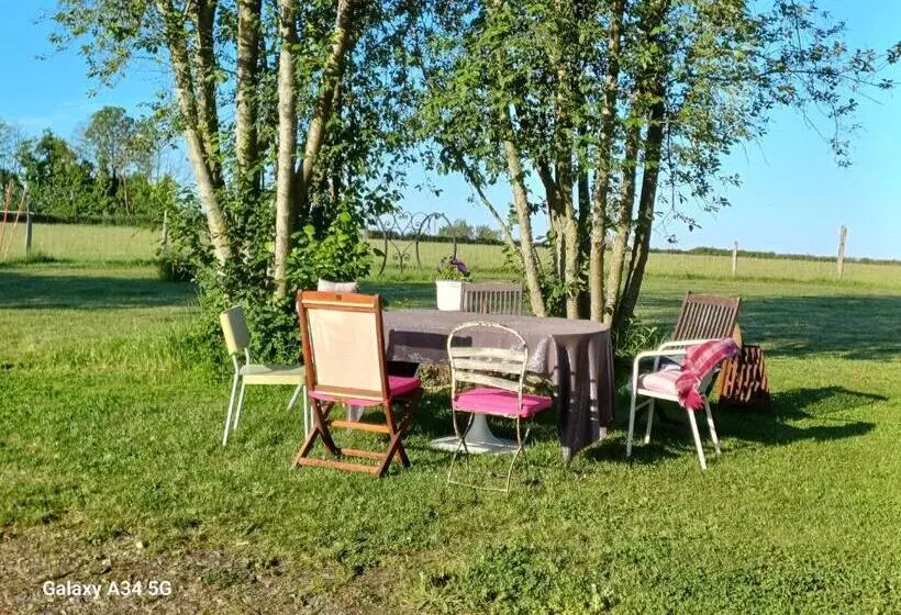 Aamiaismajoitus (B&B) Les Chaumes Violettes