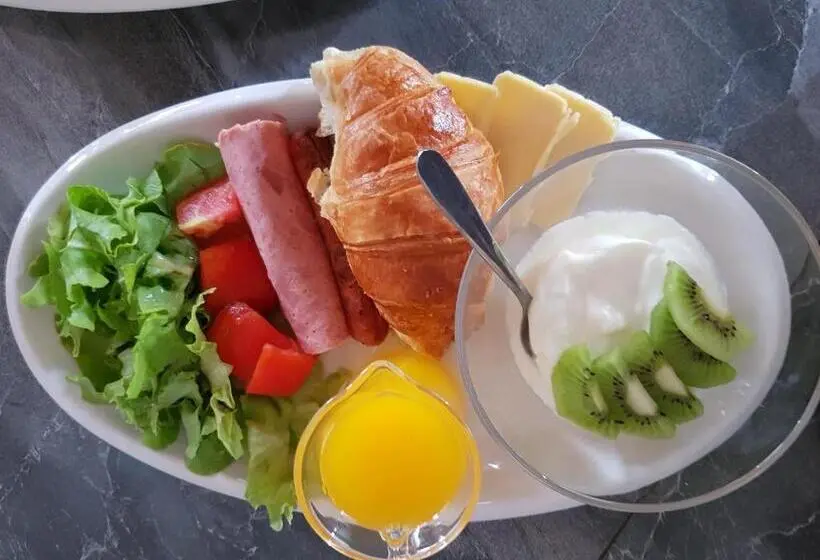 تختخواب و صبحانه Villas Rocher   Junior Suite 2c