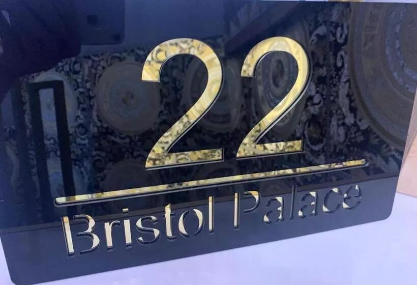 Hotelli Bristol Palace