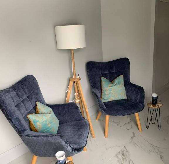 بنسيون Beach Row