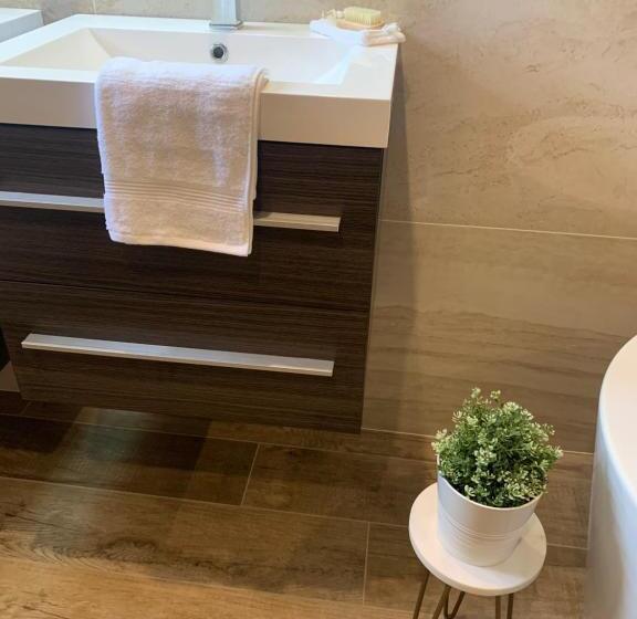 بنسيون Beach Row