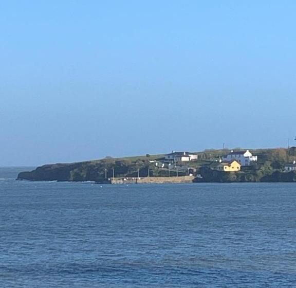 بنسيون Beach Row