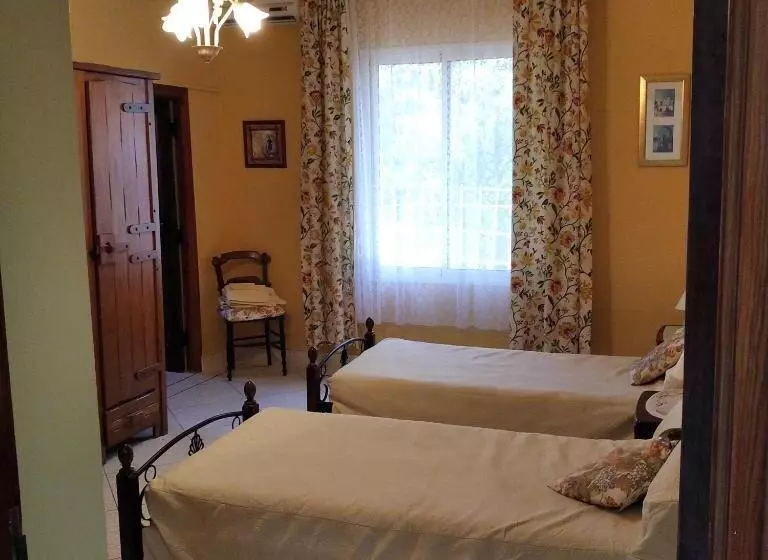 Majatalo Domaine Des Sloughis