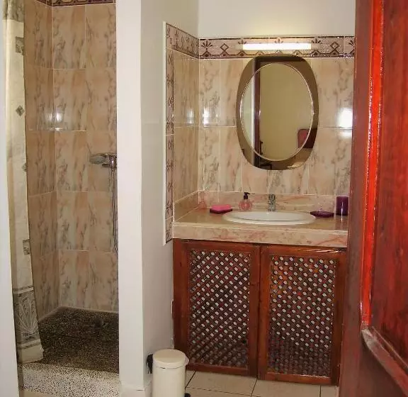 Majatalo Domaine Des Sloughis