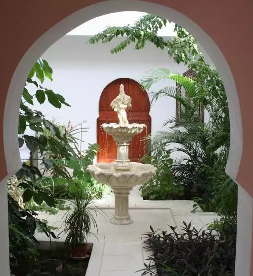 Majatalo Domaine Des Sloughis