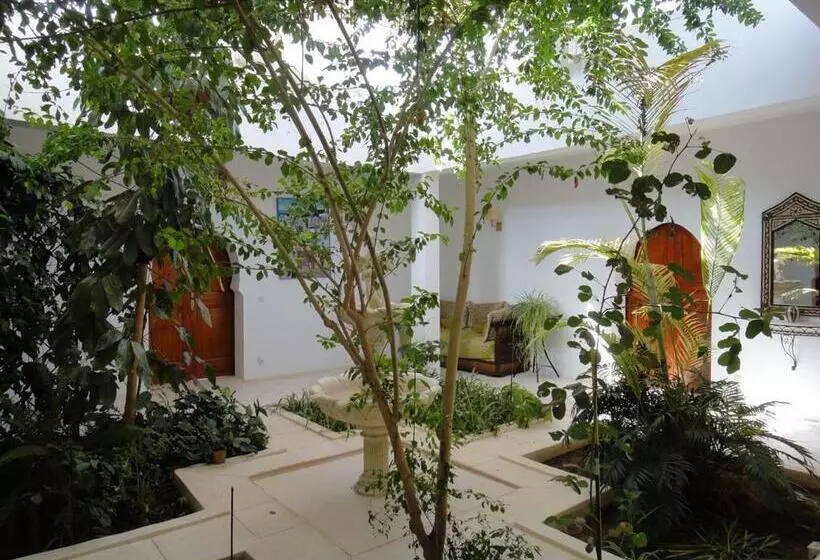 Majatalo Domaine Des Sloughis