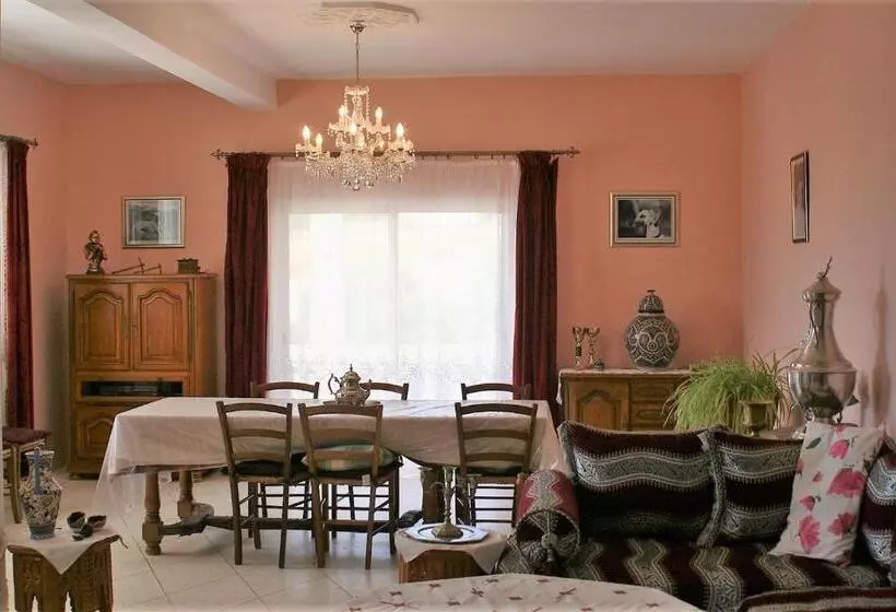 Majatalo Domaine Des Sloughis