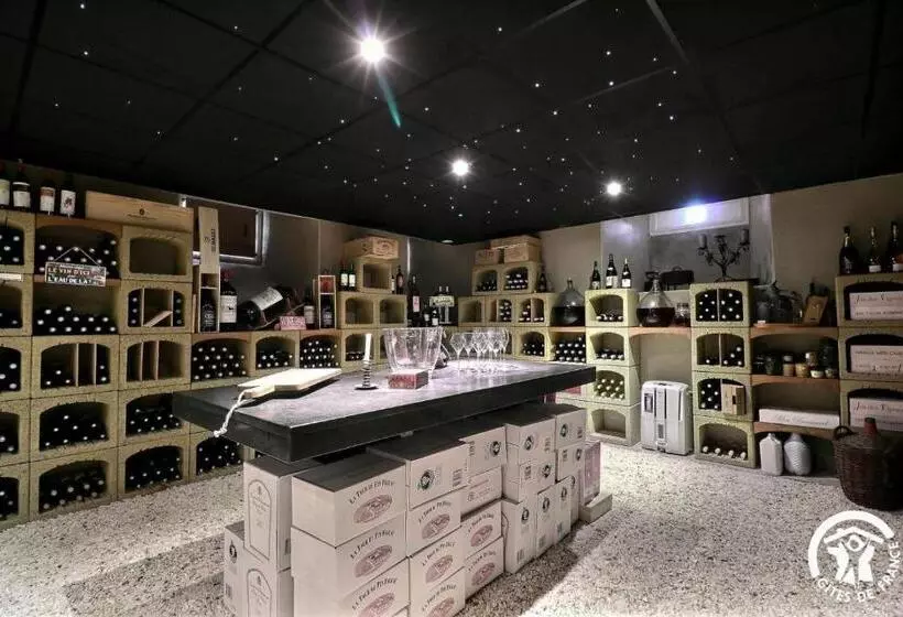 Aamiaismajoitus (B&B) Chateau De La Giraudais