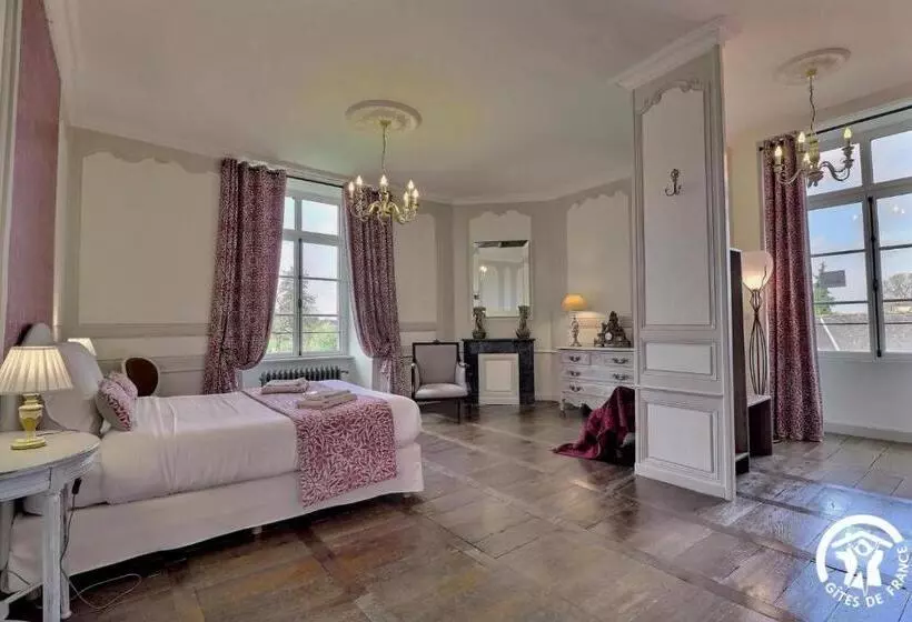 Aamiaismajoitus (B&B) Chateau De La Giraudais