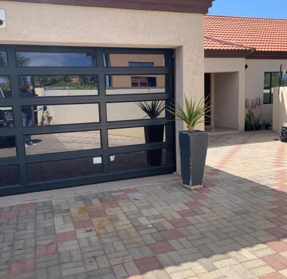 تختخواب و صبحانه Senatla Guest Inn