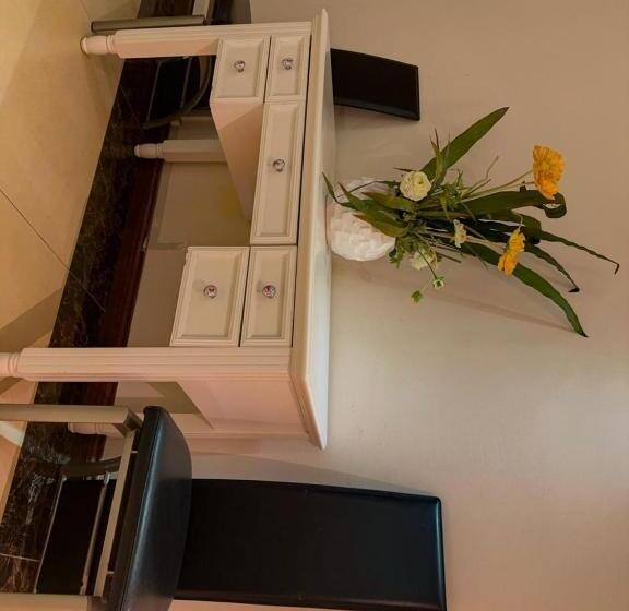 Burnas Beachside Residences Apparts Hôtels