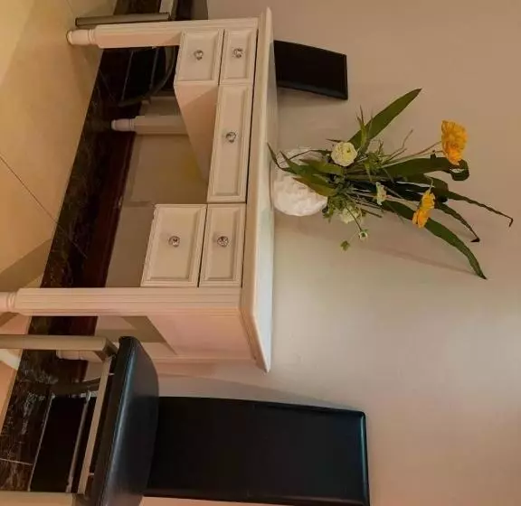 Burnas Beachside Residences   Apparts Hôtels