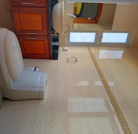 Burnas Beachside Residences Apparts Hôtels