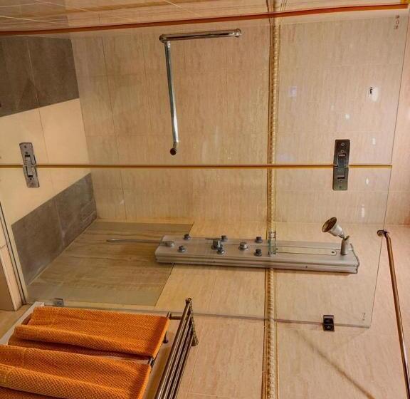 Burnas Beachside Residences Apparts Hôtels