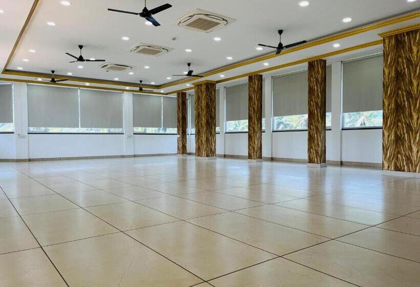 בית מלון כפרי Tattvam Wild Ocean