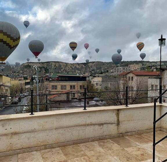 هتل Yellow Stone House