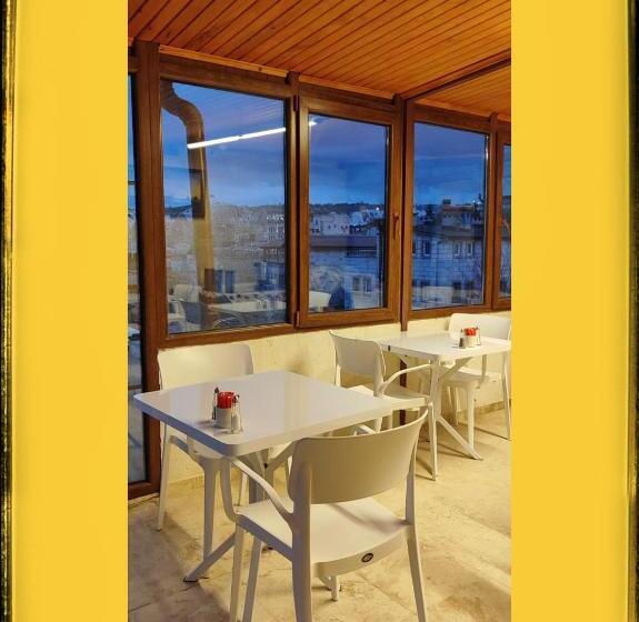 هتل Yellow Stone House