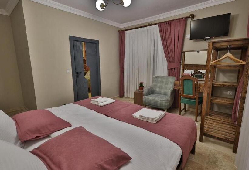 هتل Yellow Stone House