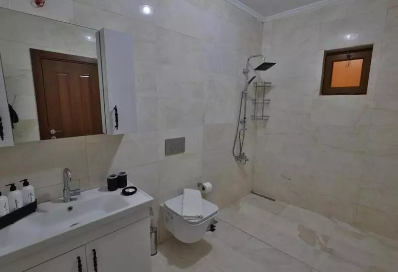 هتل Yellow Stone House