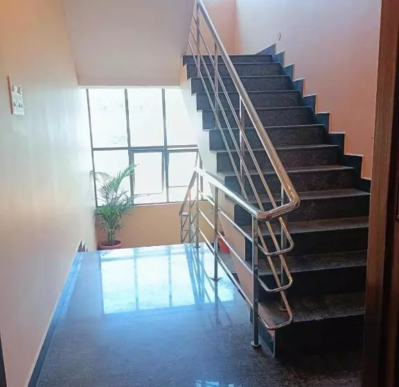 ペンション La Tanvi Villa @serenity Beach Side