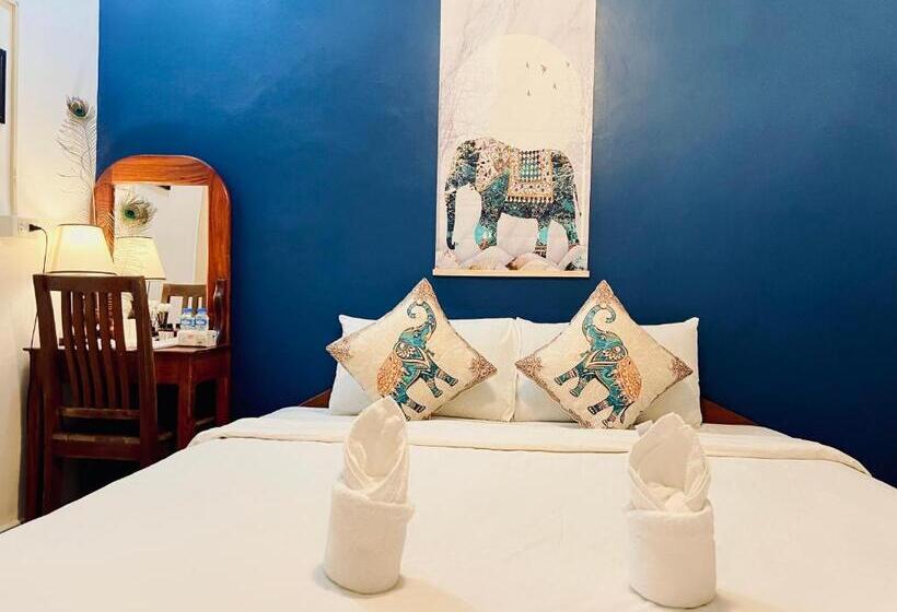 پانسیون Vangvieng Pool House