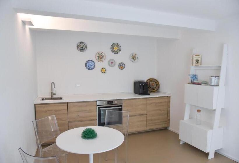 تختخواب و صبحانه Diecivasi