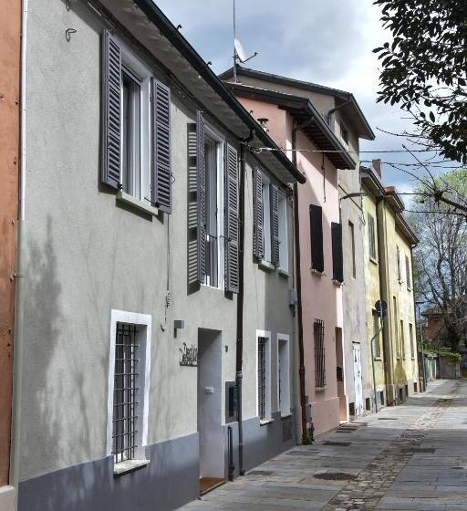 تختخواب و صبحانه Diecivasi