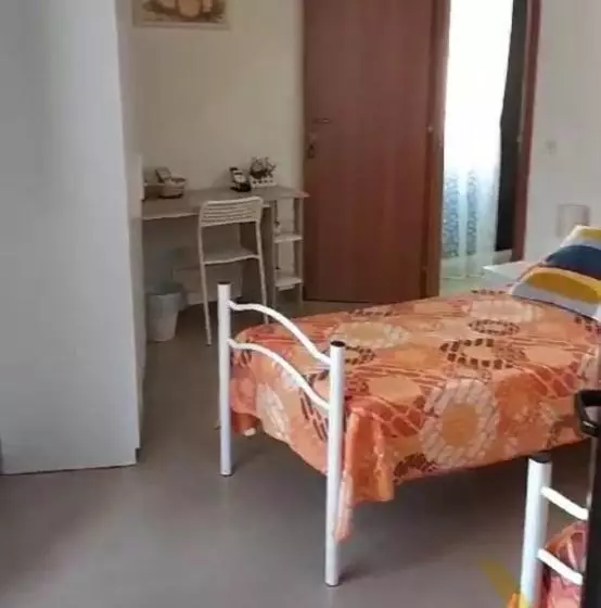 تختخواب و صبحانه Sicily O Clock Room