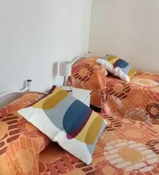تختخواب و صبحانه Sicily O Clock Room