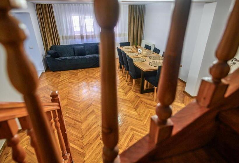 膳宿费 Alpine Bliss Sinaia