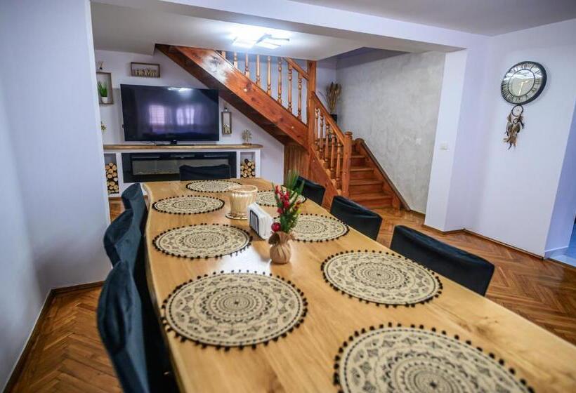 膳宿费 Alpine Bliss Sinaia