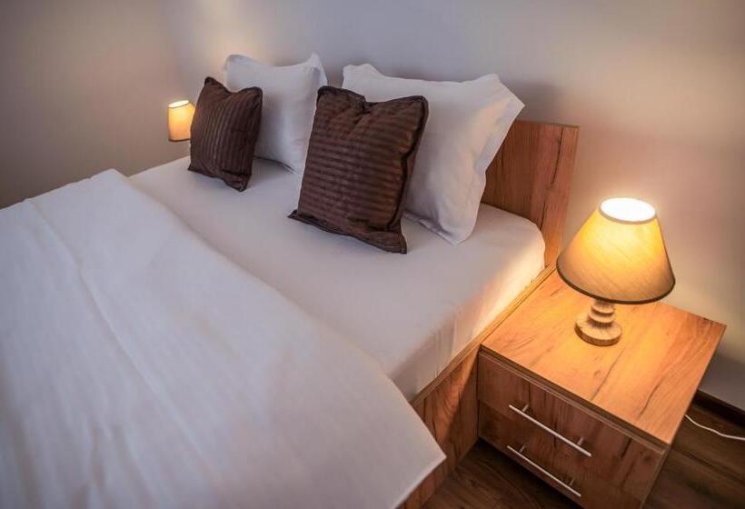 膳宿费 Alpine Bliss Sinaia