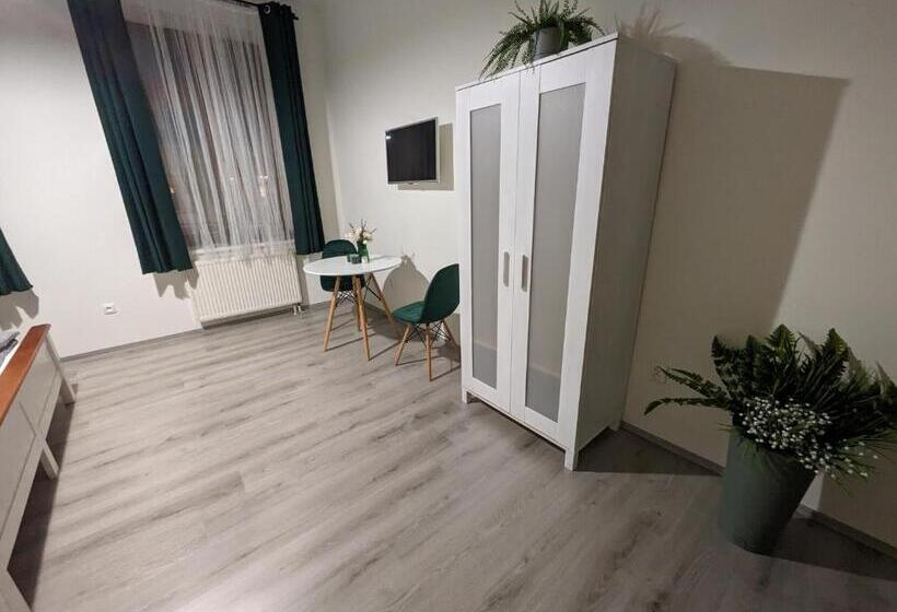 Panzió Penzion Grand Nymburk