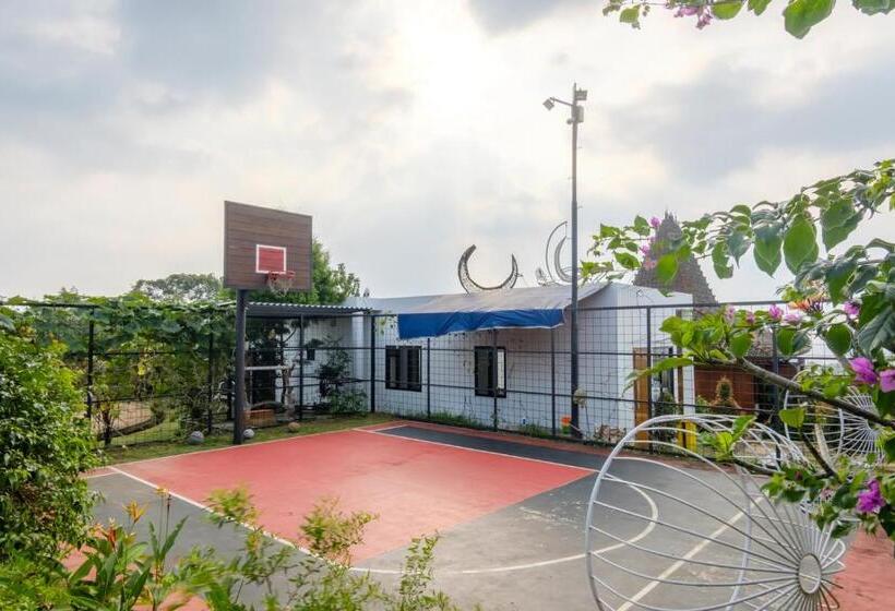 Panzió Twospaces Living At Deros Resort & Cafe, Bogor