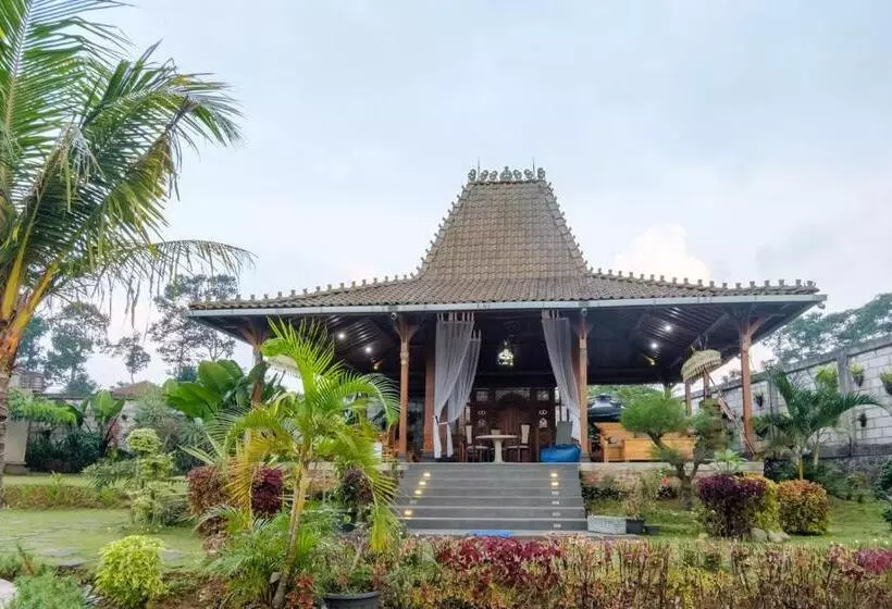 Majatalo Twospaces Living At Deros Resort & Cafe, Bogor