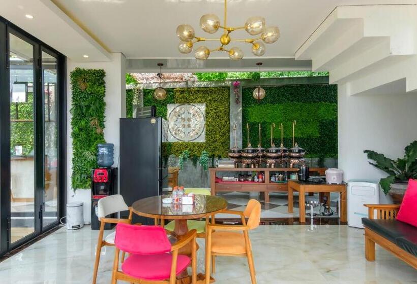 Panzió Twospaces Living At Deros Resort & Cafe, Bogor