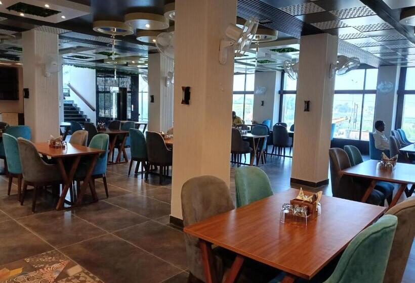 Aatithyam Hotel Varanasi