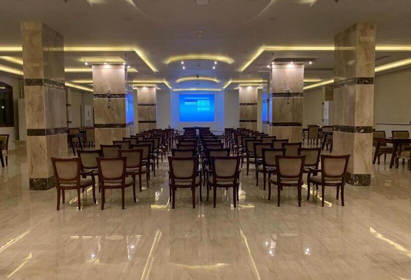 Badr Hotel & Resort El Kharga