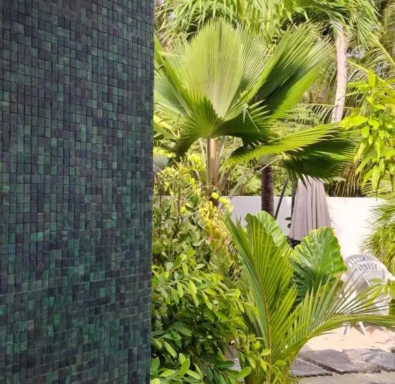 هتل Futtaru Sands