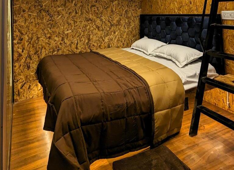 בית מלון כפרי Sarvathra Cottages