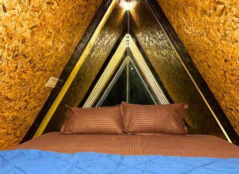 בית מלון כפרי Sarvathra Cottages