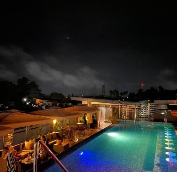 هتل Shine Boutique