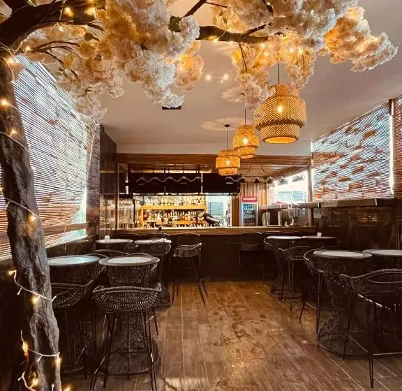 هتل Shine Boutique