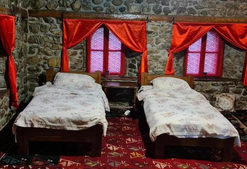 پانسیون Black Tower