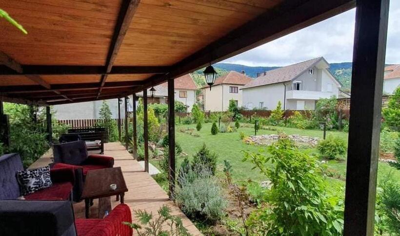 پانسیون Black Tower